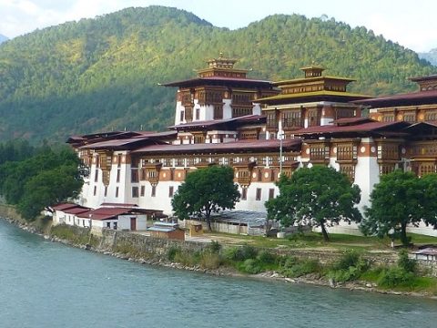 Punakha Dzong at the meeting of the Pho Chhu and Mo Chhu rivers